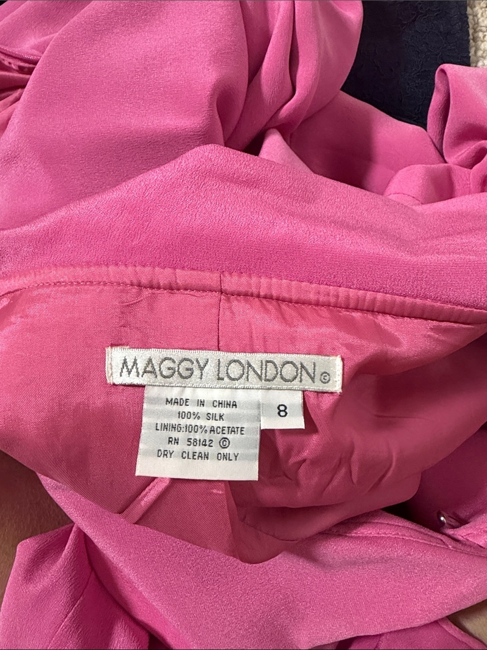 Maggy London silk Fuchsia  Two-Piece Skirt and blazer Set size 8 - Picture 5 of 8